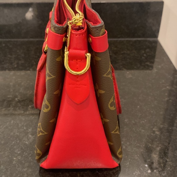 Authenticated Louis Vuitton Soufflot Tote Monogram Canvas with Leather BB - Picture 9 of 16